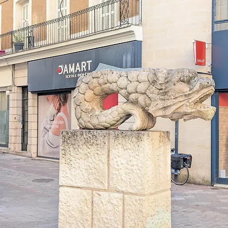 Le Porchaire - 2ch - Elegant Spacieux Et Calme Au Centre De - Futuroscope A 20 Min Apartment