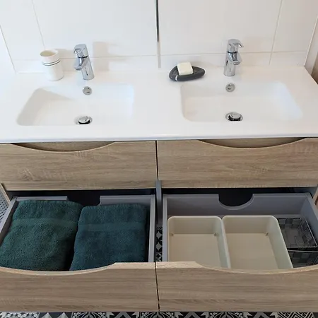 Le Porchaire - 2ch - Elegant Spacieux Et Calme Au Centre De - Futuroscope A 20 Min Appartement *