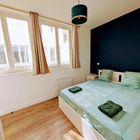 Appartement Le Porchaire - 2ch - Elegant Spacieux Et Calme Au Centre De - Futuroscope A 20 Min