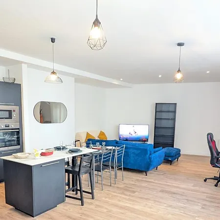 Appartement Le Porchaire - 2ch - Elegant Spacieux Et Calme Au Centre De - Futuroscope A 20 Min