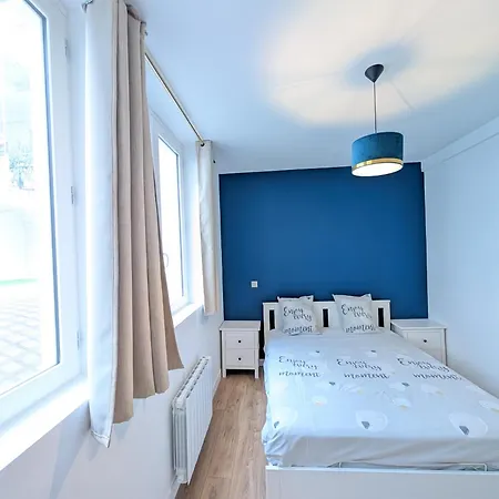 Le Porchaire - 2ch - Elegant Spacieux Et Calme Au Centre De - Futuroscope A 20 Min Apartment