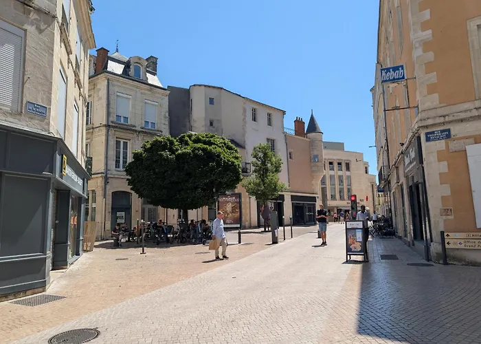 Le Porchaire - 2ch - Elegant Spacieux Et Calme Au Centre De - Futuroscope A 20 Min * Пуатье