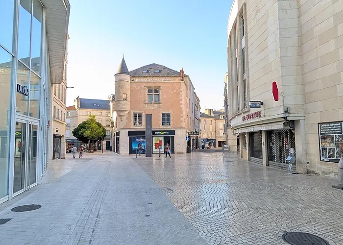 Le Porchaire - 2ch - Elegant Spacieux Et Calme Au Centre De - Futuroscope A 20 Min Пуатье