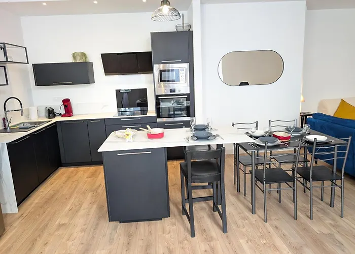 Le Porchaire - 2ch - Elegant Spacieux Et Calme Au Centre De - Futuroscope A 20 Min Пуатье