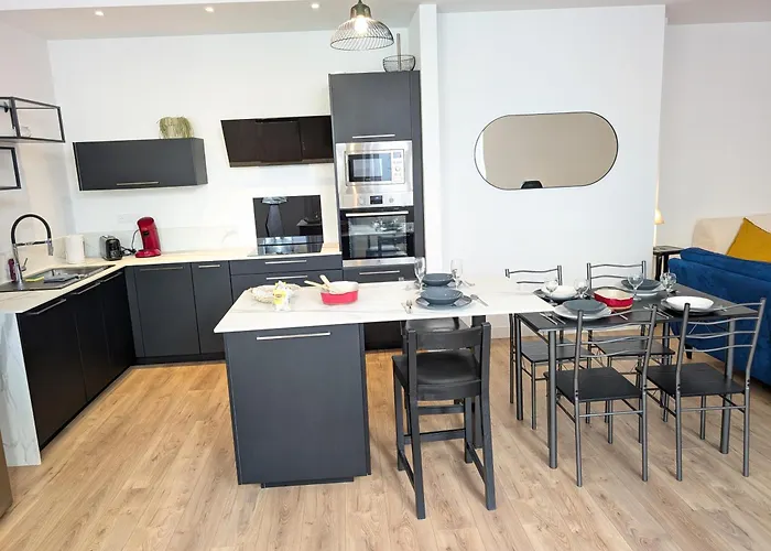 Le Porchaire - 2ch - Elegant Spacieux Et Calme Au Centre De - Futuroscope A 20 Min Пуатье