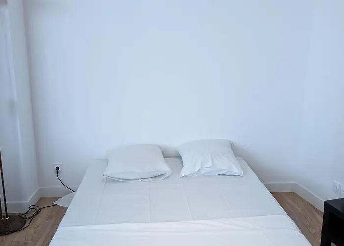 Апартаменты Le Porchaire - 2ch - Elegant Spacieux Et Calme Au Centre De - Futuroscope A 20 Min Пуатье