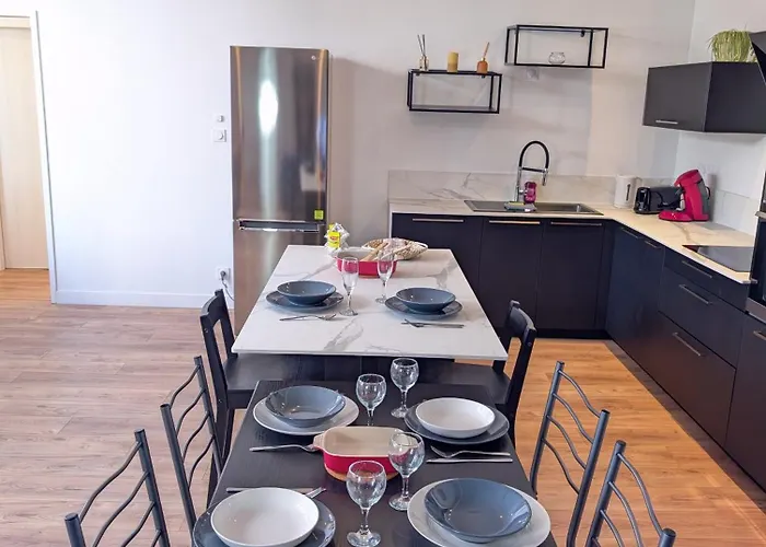 Le Porchaire - 2ch - Elegant Spacieux Et Calme Au Centre De - Futuroscope A 20 Min Пуатье