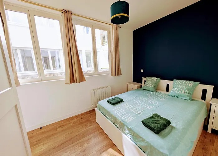 Апартаменты Le Porchaire - 2ch - Elegant Spacieux Et Calme Au Centre De - Futuroscope A 20 Min