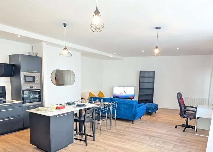 Апартаменты Le Porchaire - 2ch - Elegant Spacieux Et Calme Au Centre De - Futuroscope A 20 Min