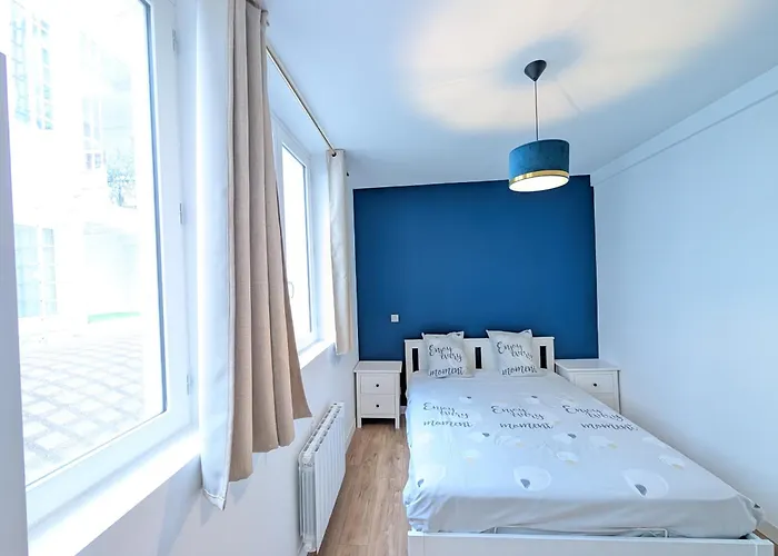 Le Porchaire - 2ch - Elegant Spacieux Et Calme Au Centre De - Futuroscope A 20 Min Апартаменты